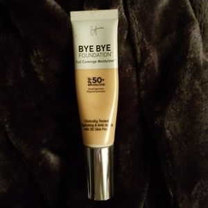 It cosmetics Bye Bye foundation